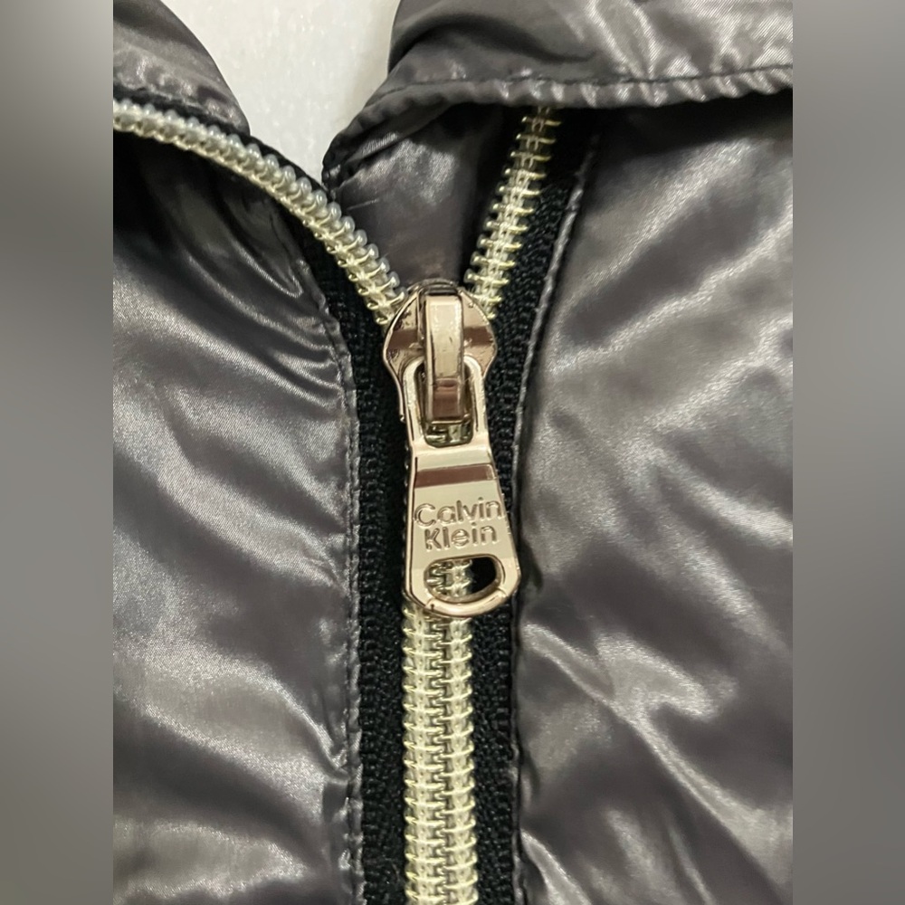Calvin Klein 2X Silver Premium Down Full Zip Puffer Vest Lightweight Packable - Picture 4 of 9